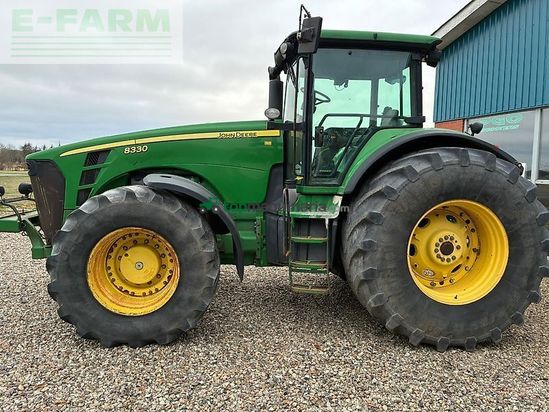 Tractor agrícola - John Deere - 8330