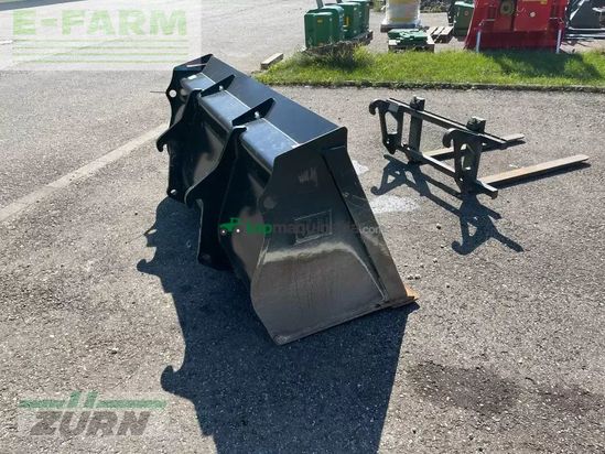 Minicargadora - Caterpillar - 907m