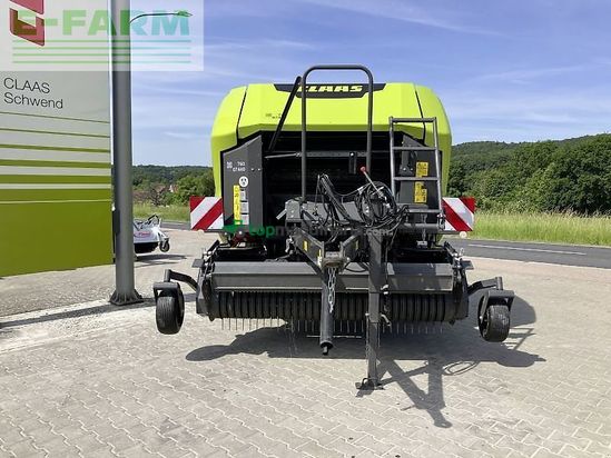 Empacadora gigant - Claas - rollant 520 rc cnob-edition