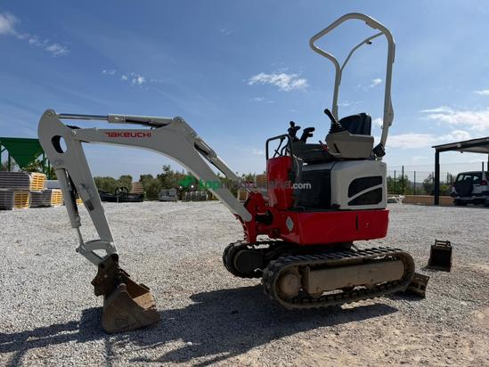 Miniexcavadora Takeuchi TB210