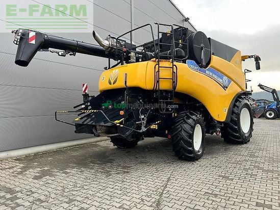 Cosechadora de Cereal - New Holland - cr 8.80