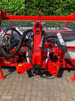 Rastrillo - Kuhn - merge maxx 442f bandschwader
