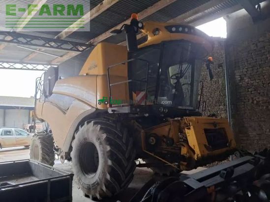 Cosechadora de Cereal - New Holland - cr8-80