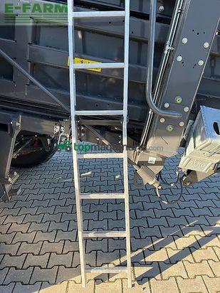 Empacadora gigant - Claas - quadrant 5300 rc