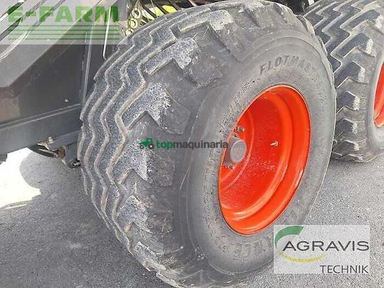 Empacadora gigant - Claas - quadrant 3300 fc t