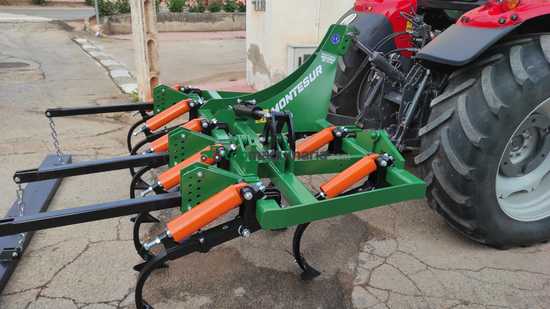 CULTIVADOR CHISEL DE 9 BRAZOS DESPLAZADO