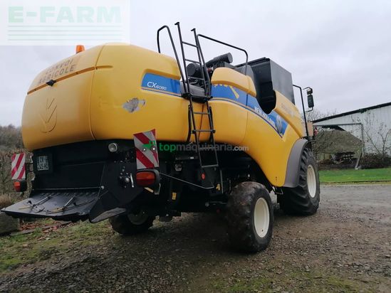 Cosechadora de Cereal - New Holland - cx6080