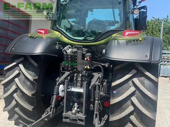 Tractor agrícola - Valtra - n 175 d forst mit rüfa und forstkabine