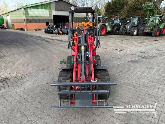 Minicargadora - Schaffer - 2028-2