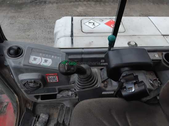 Miniexcavadora TAKEUCHI TB250