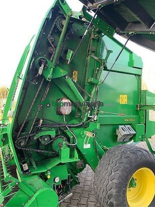 Empacadora gigant - John Deere - 864