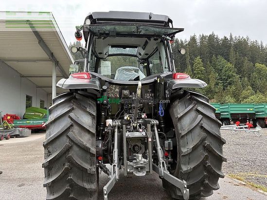 Tractor agrícola - Valtra - a115 schwarzmetallic + frontlader g4s