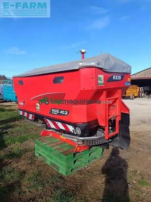 Esparcidor - Kuhn - axis 40.2 m-emc