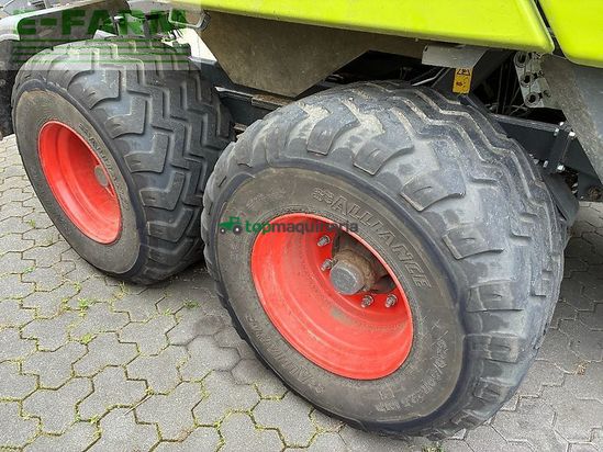 Empacadora gigant - Claas - quadrant 5200 fc tandem