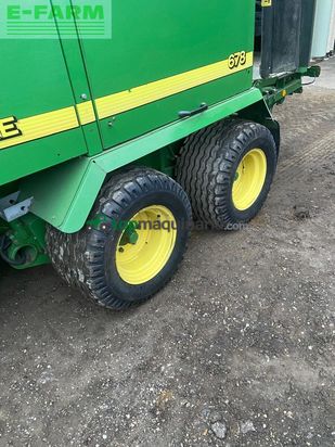 Empacadora gigant - John Deere - 678pb