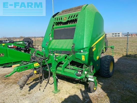 Empacadora gigant - John Deere - v451m