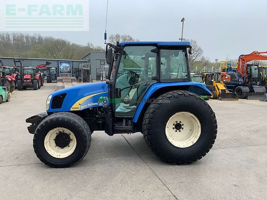 Tractor agrícola - New Holland - t5050 tractor (st25988)
