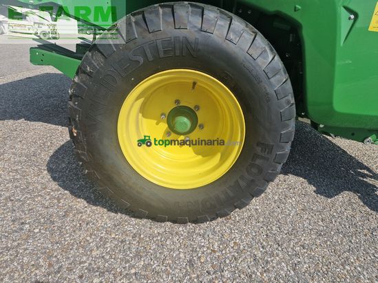Empacadora gigant - John Deere - V461M