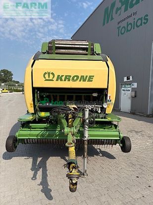 Empacadora gigant - Krone - comprima v 210 xc