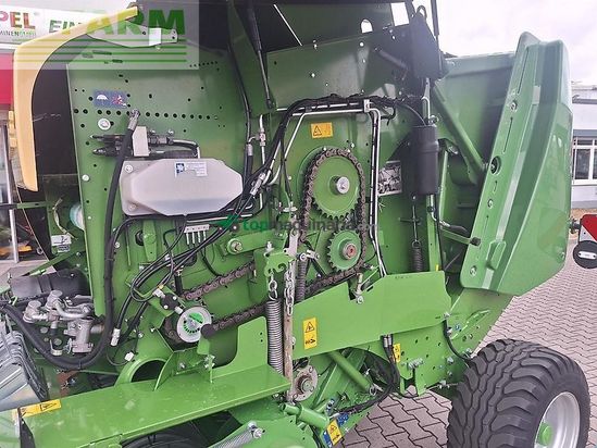Empacadora gigant - Krone - comprima f 125 xc demo