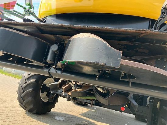 Cosechadora de Cereal - New Holland - cr9090 + v900