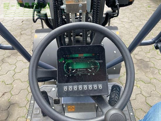 Minicargadora - Toyo - ku 826 bügel schwarz