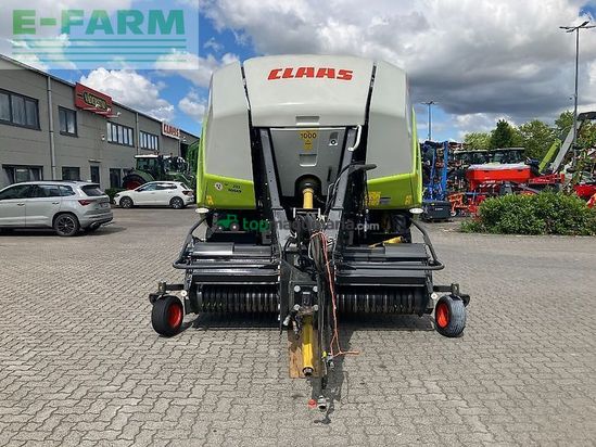 Empacadora gigant - Claas - quadrant 5300 rc t+st
