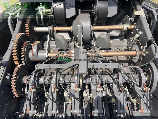 Empacadora gigant - Claas - quadrant 5300 rf