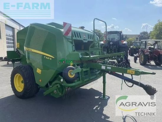 Empacadora gigant - John Deere - f441r