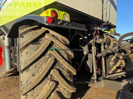 Tractor agrícola - Claas - xerion 3800 saddle trac mit sgt gülleaufbau