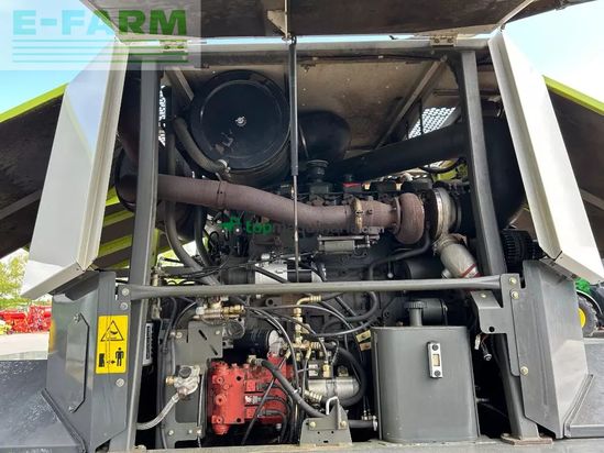 Cosechadora de Cereal - Claas - jaguar 870 mit kemper 360 und pu