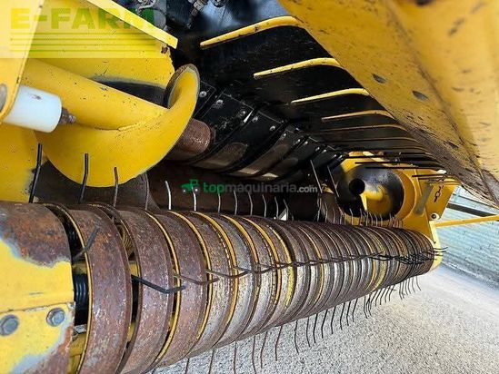 Empacadora gigant - New Holland