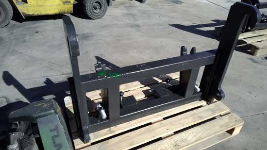 FRONTAL MANITOU - BRACKET JCB TIPO D