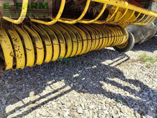 Empacadora gigant - New Holland - 658