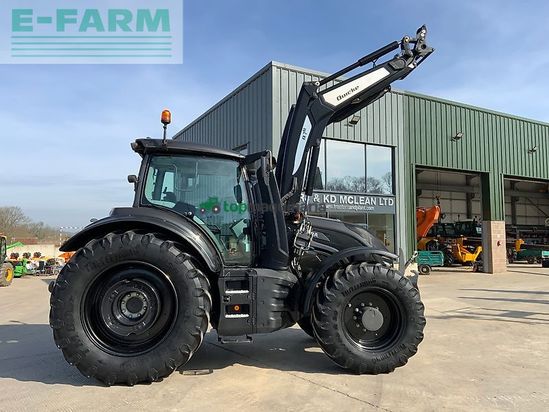 Tractor agrícola - Valtra - t235 versu tractor (st25946)