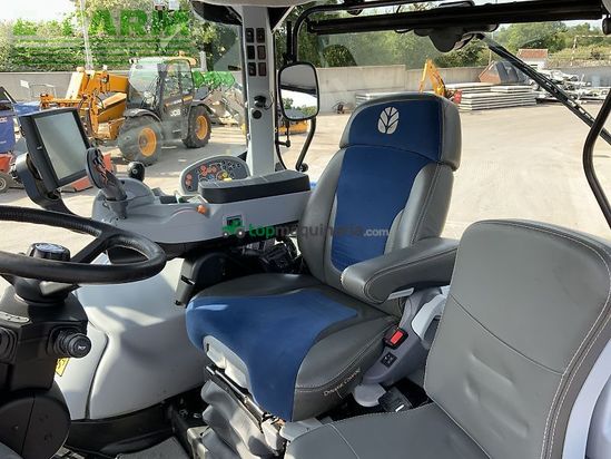 Tractor agrícola - New Holland - t7.260 tractor (st23278)