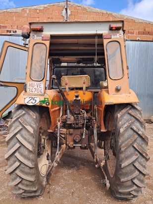 Tractor agrícola FIAT- 640