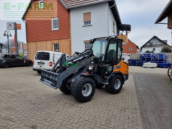 Minicargadora - Giant - g 2700 hd mit kabine und euro aufnamhe