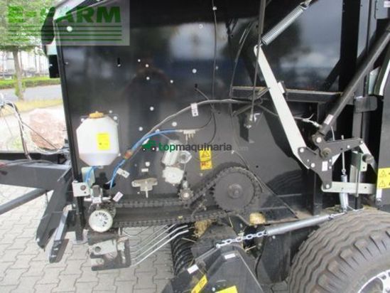 Empacadora gigant - New Holland - br 150 utility