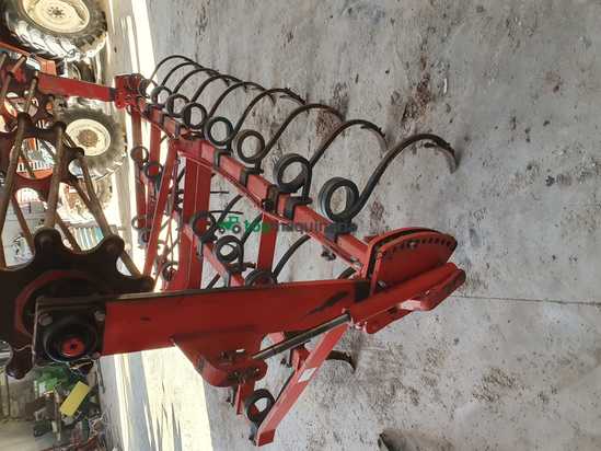 Cultivador Cusquilder presiembra de 25 brazos