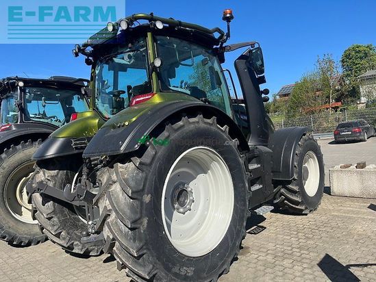 Tractor agrícola - Valtra - t 175 a mit fk und rüfa