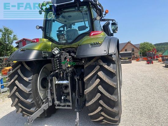 Tractor agrícola - Valtra - t215 d forst mit rüfa und forstkabine