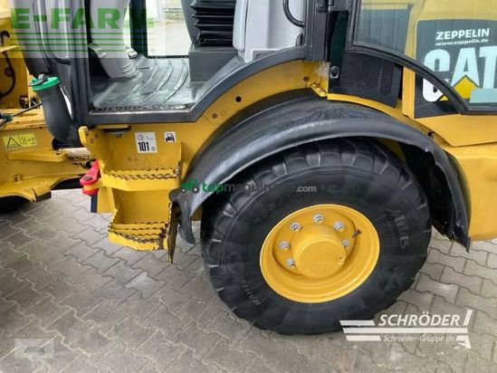 Minicargadora - Caterpillar - 907 h + schaufel + palettengabel