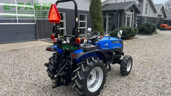 Tractor agrícola - Solis - s26 6+2 med brede traktordæk