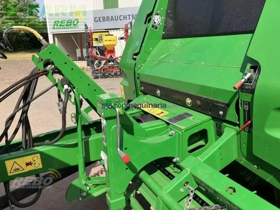 Empacadora gigant - John Deere - v461m - paket für rundballenpr