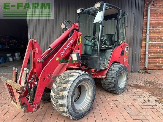 Minicargadora - Schaffer - 2030 s mit kabine und straßenbeleuchtung