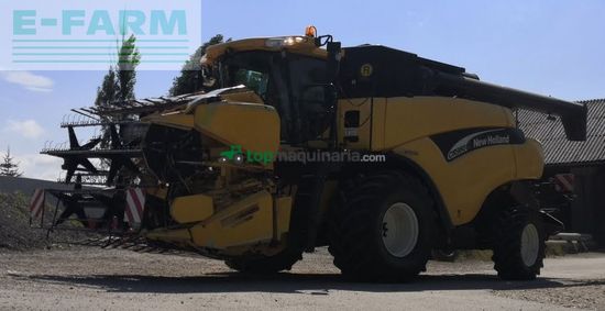 Cosechadora de Cereal - New Holland - cr980
