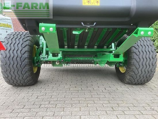 Empacadora gigant - John Deere - v461m