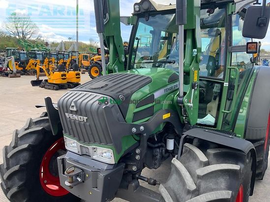 Tractor agrícola - Fendt - 210 tractor (st23988)
