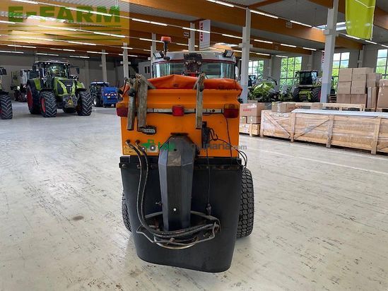 Tractor agrícola -  - sp 4400 inkl. schild mit pflug und streuer